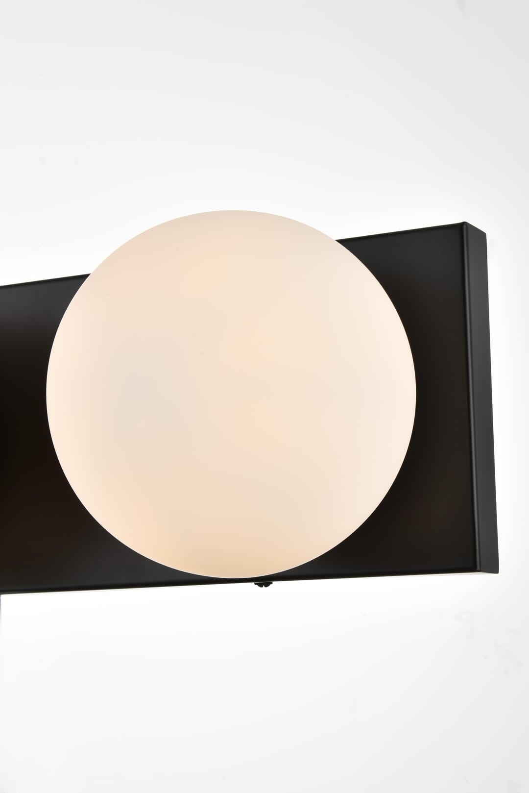 LD7303W22BLK