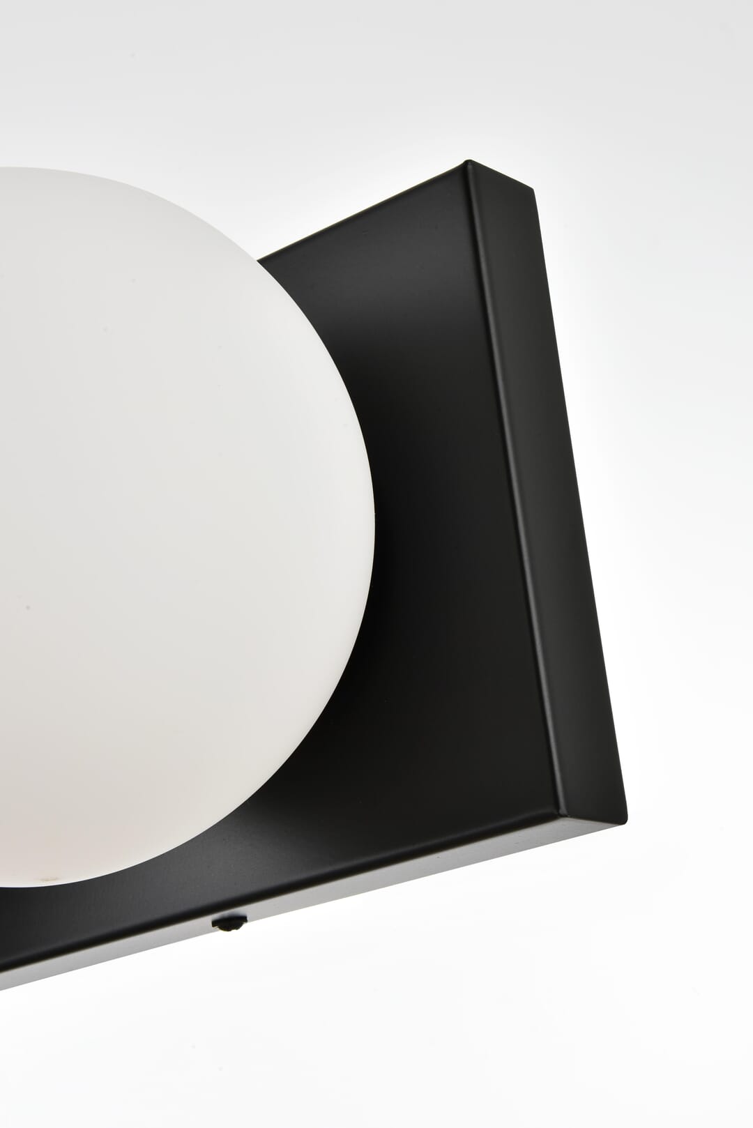 LD7303W22BLK